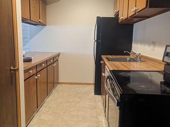 3rd image of 18 Balsam Ct