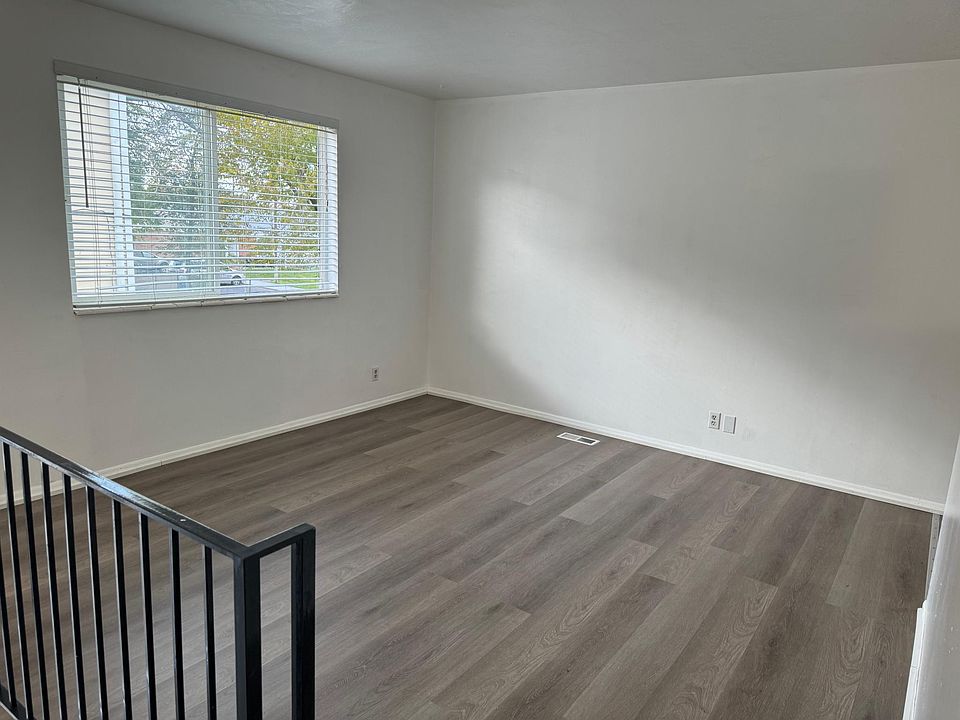 1st image of 4752 W Arlington Park Dr APT 1