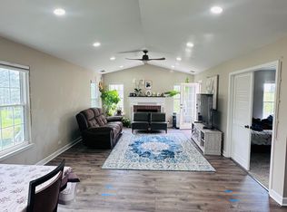 202 E Fabish Dr, Buffalo Grove, IL 60089