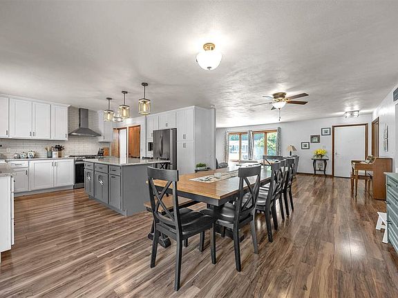 5th image of 809 8th St