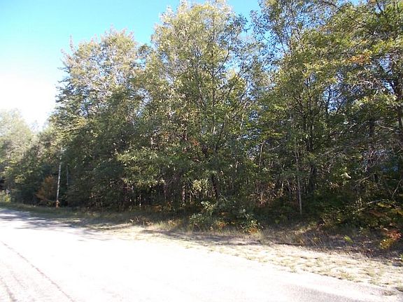 2nd image of 5257 Woodridge Dr