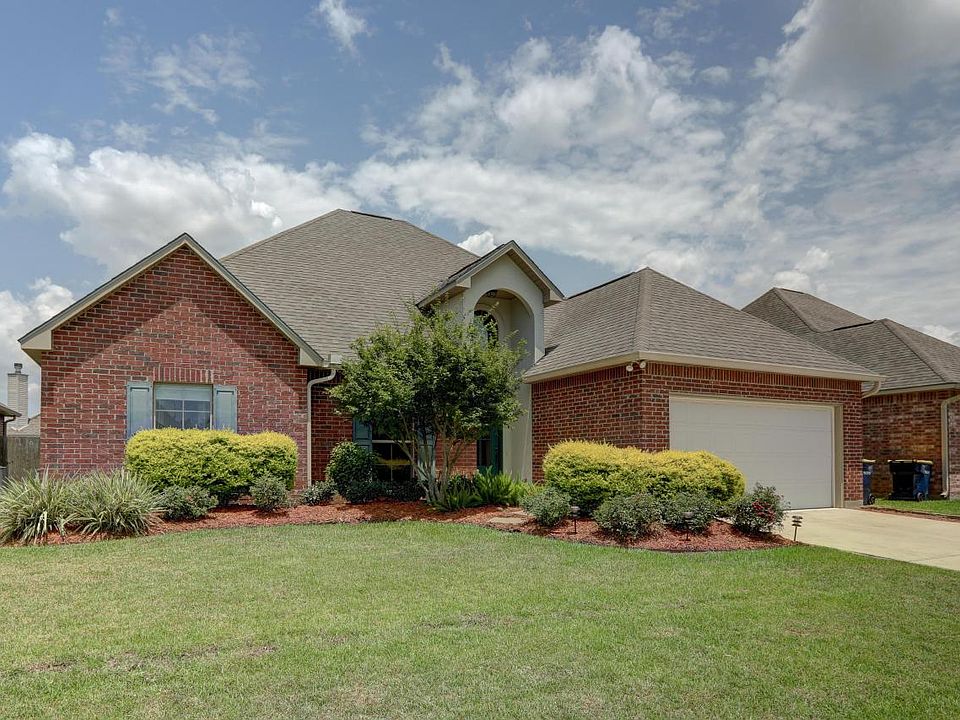 1st image of 104 Greenvale Dr