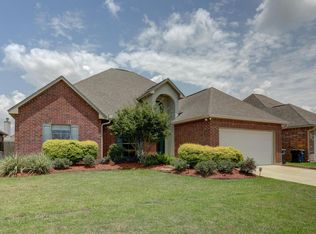 104 Greenvale Dr, Carencro, LA 70520