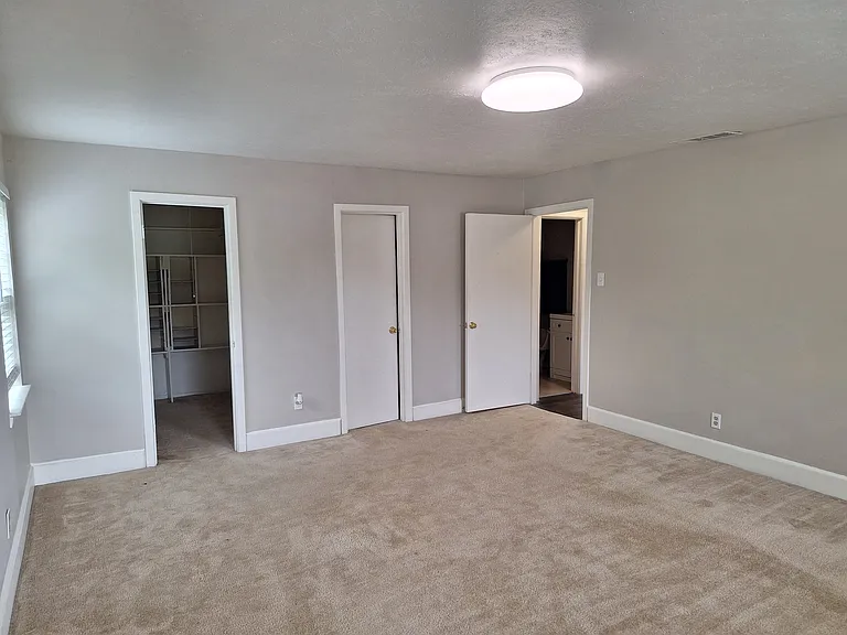 8430 Birchcroft Dr — Photo 11