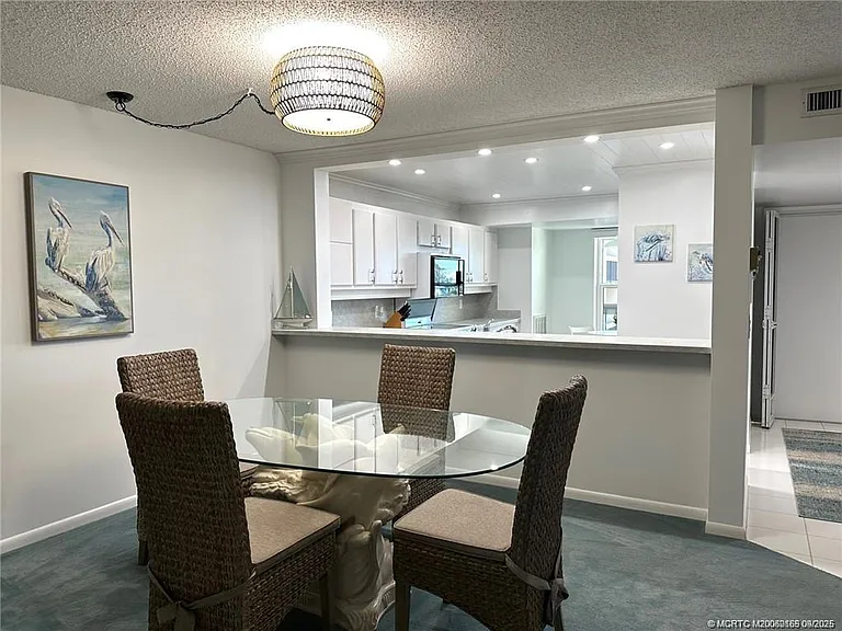 2491 NE Ocean Blvd #302 — Photo 7