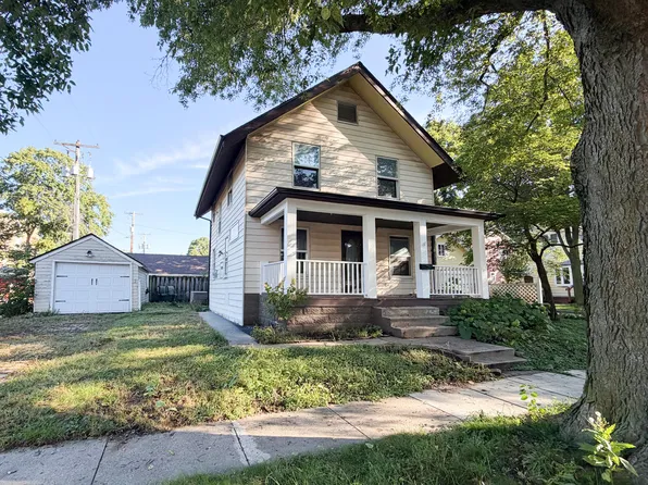 213 7th St, Ames, IA 50010
