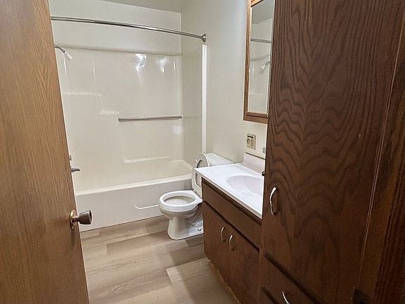 4th image of 338 1st Ave E APT 21