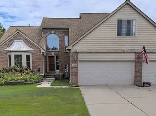 15142 Merlot Dr, Sterling Heights, MI 48312