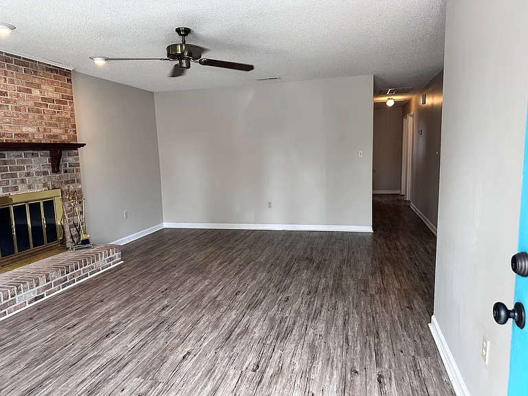 6536 Valene Ct — Photo 13