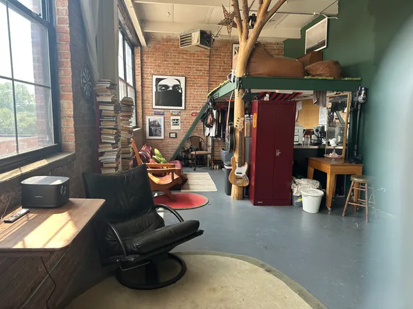 3143 W Carroll Ave, Chicago, IL 60612