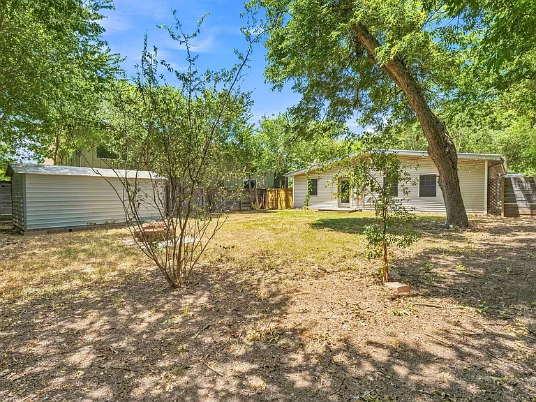 1127 Denfield St — Photo 16