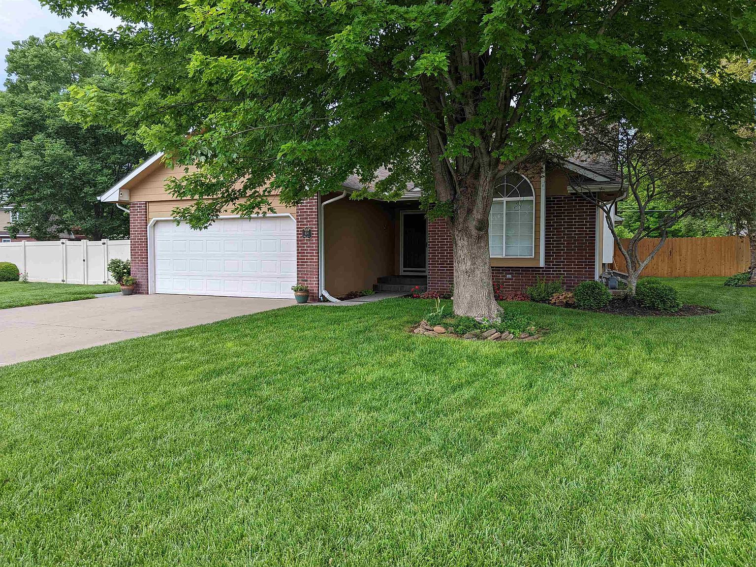 614 E 41st Ave, Hutchinson, KS 67502 Zillow