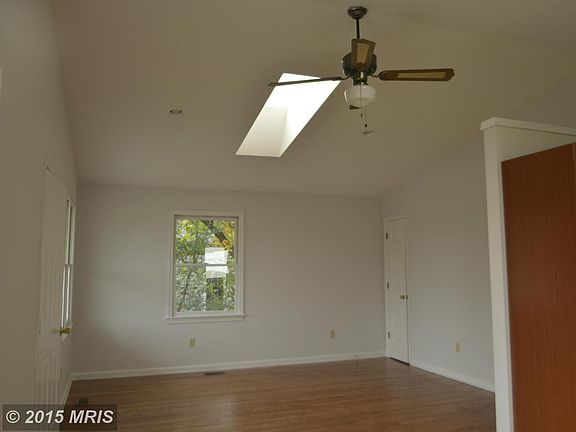 2nd image of 920 Hilltop Dr