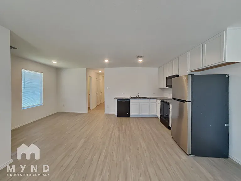 151 Sesame Ln — Photo 6