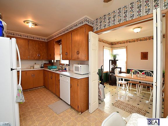 4th image of 6643 Pinkney St