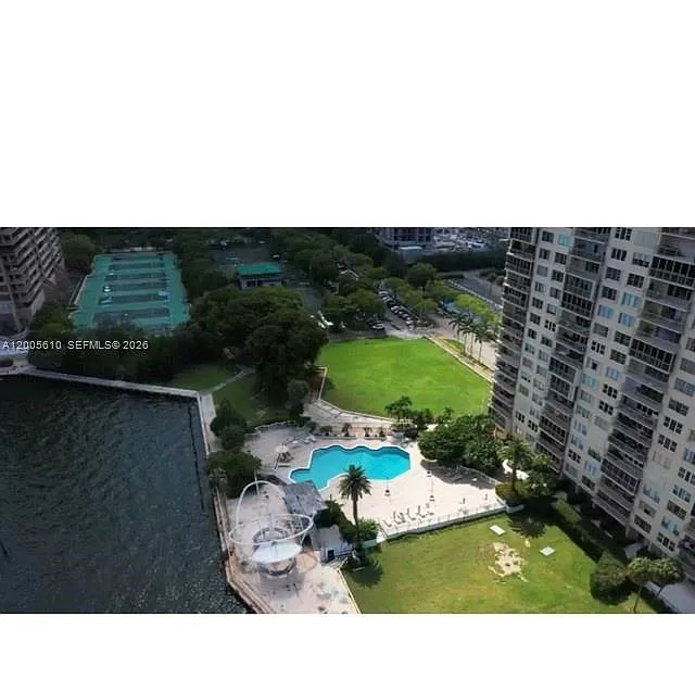 Building Photo - 11111 Biscayne Blvd #1815
