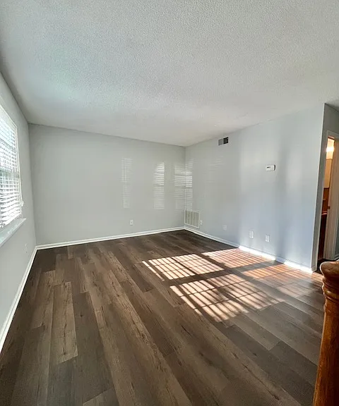 Willow Dr — Photo 2