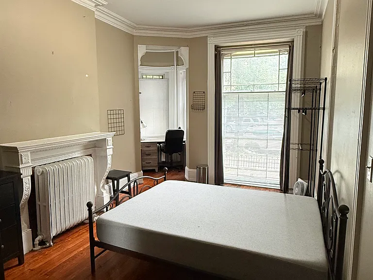 318 S 42nd St — Photo 11