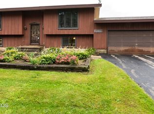 5509 N Queen Anne Rd, Woodstock, IL 60098