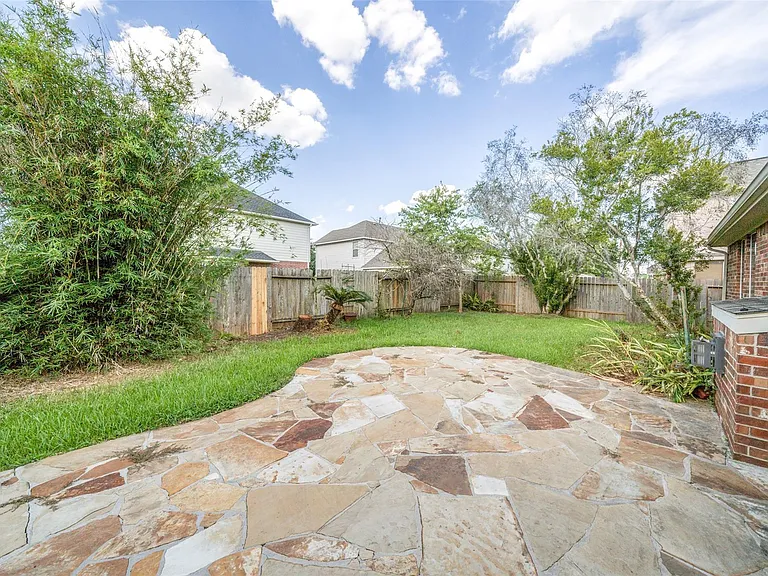 8811 Sun Haven Ln — Photo 37