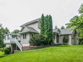 6 Lynden Dr NE, Iowa City, IA 52240