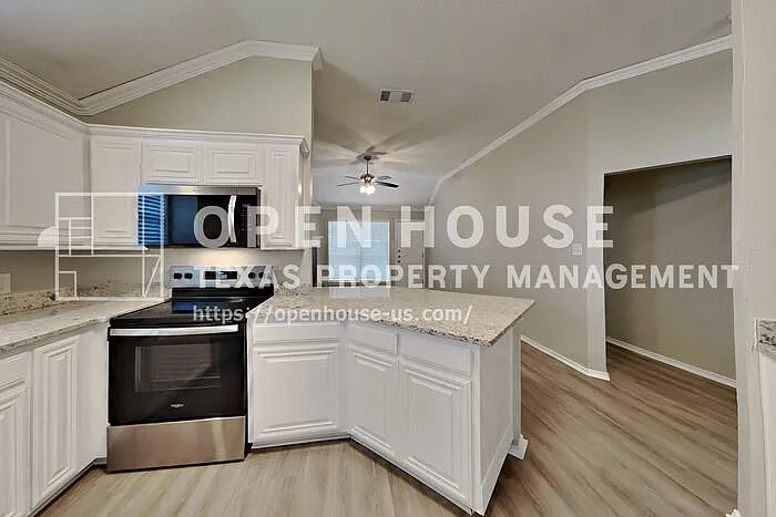 1715 Bertram Dr — Photo 5