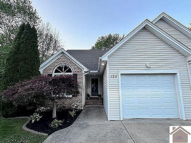 1st image of 122 Berry Ct