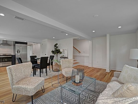 4th image of 6 Brook St