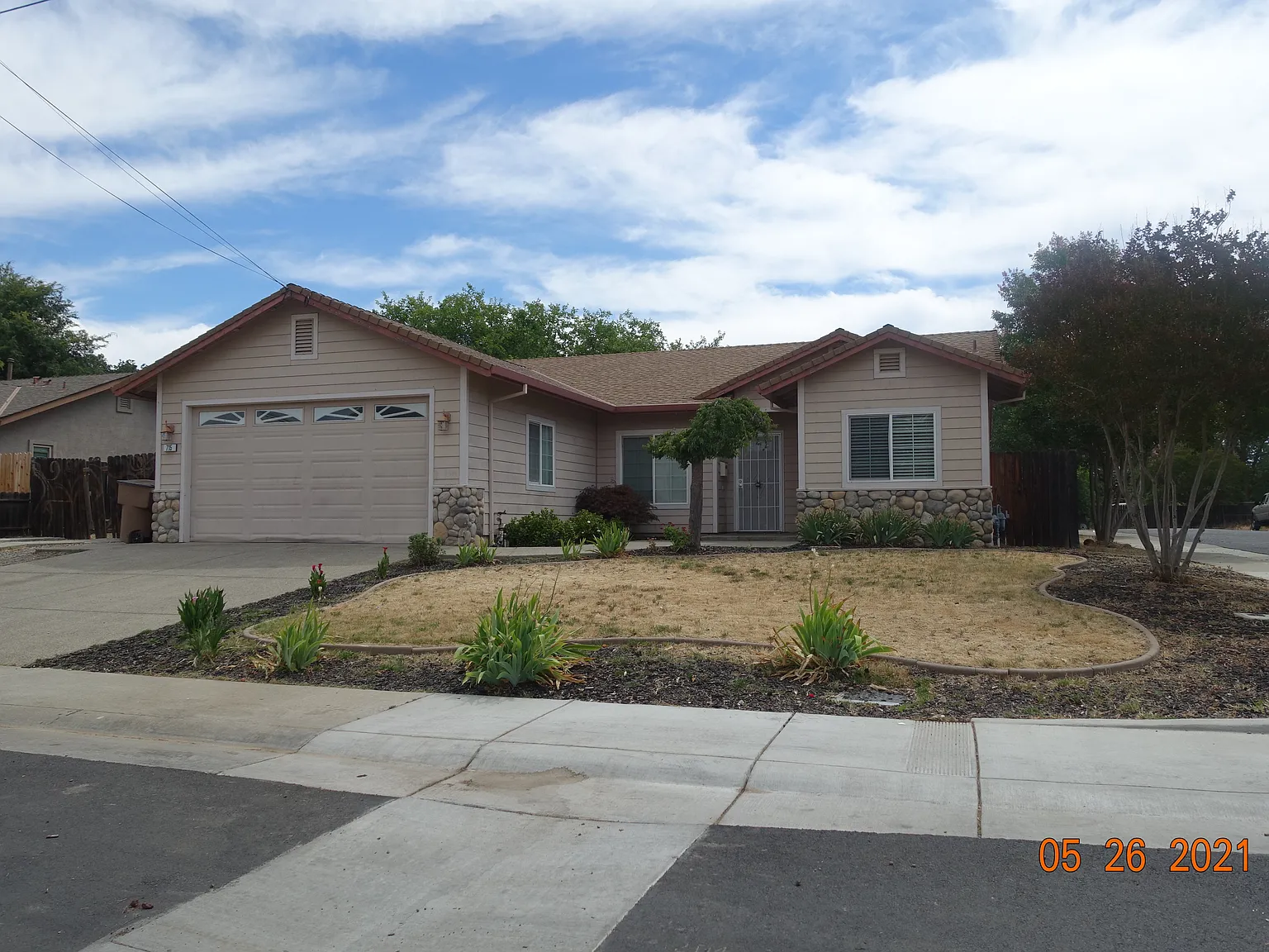 3 bed, 2.5 bath, 1251 sqft, $2,575 — Photo 1