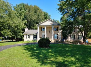 1620 Crowell Rd, Vienna, VA 22182