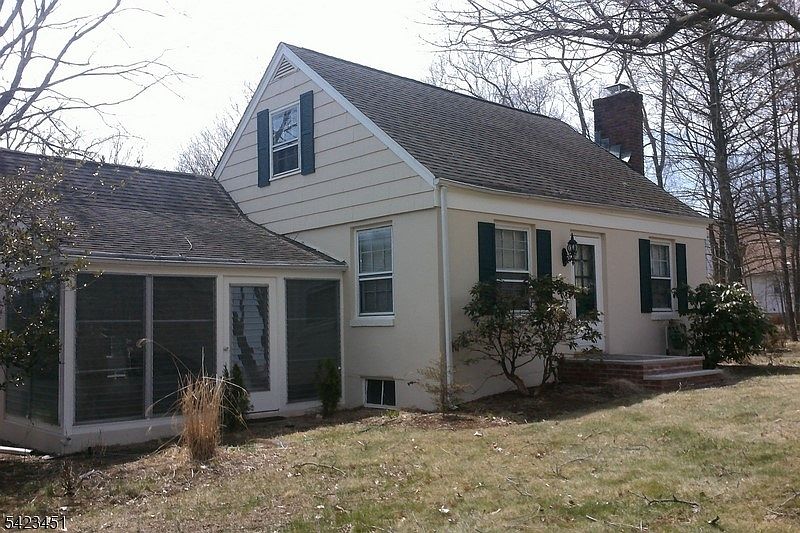 1st image of 404 Lyons Rd