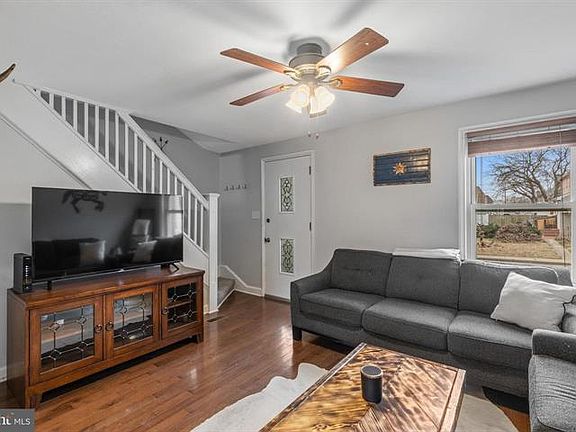 4th image of 25 Portship Rd