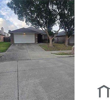 3rd image of 3616 Carriage Ave