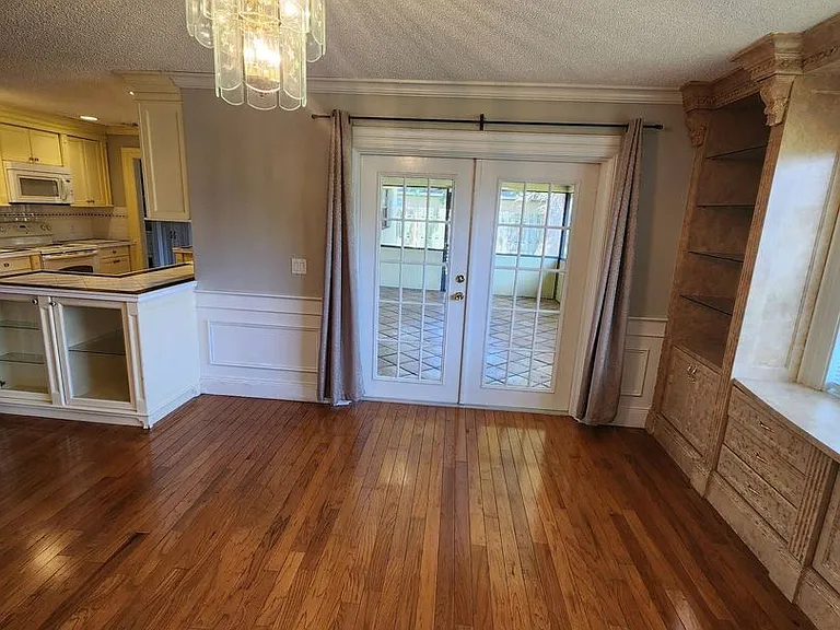549 Burlington Ave NE — Photo 21