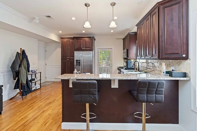 14 Elmer St #2B