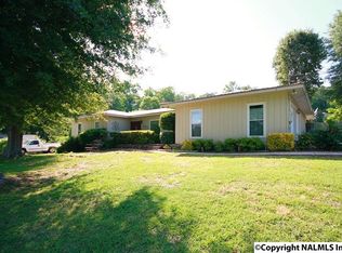 197 Lakeshore Dr, Rainbow City, AL 35906