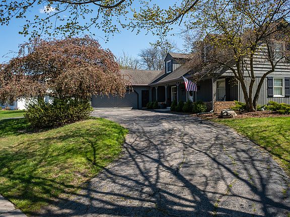 5th image of 904 Tanglewood Ln