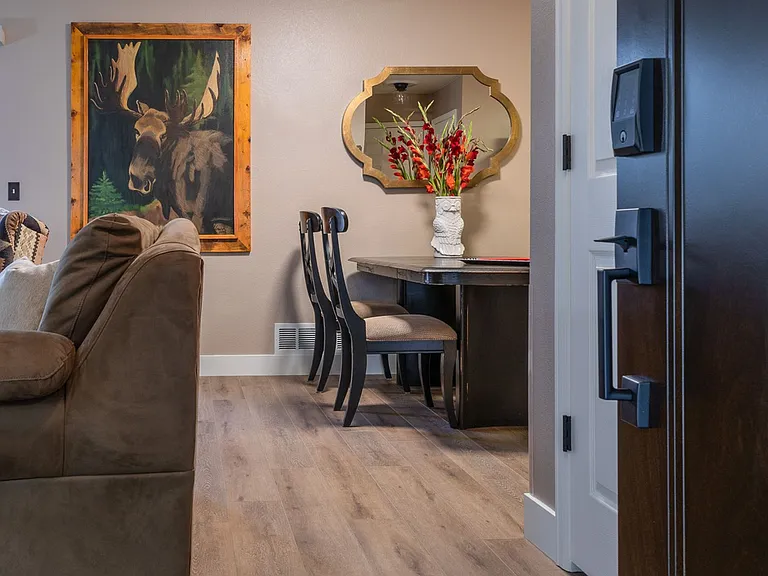 220 Acacia Dr — Photo 3