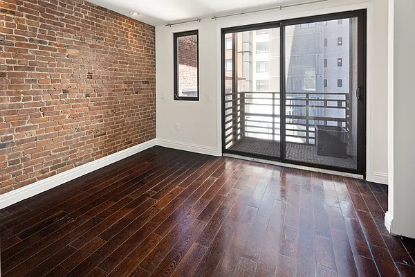 Rented by UbiQ NY | media 7