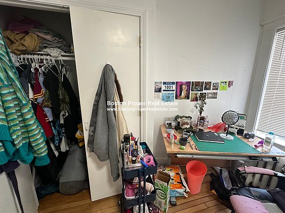3rd image of 10 Westland Ave APT 4