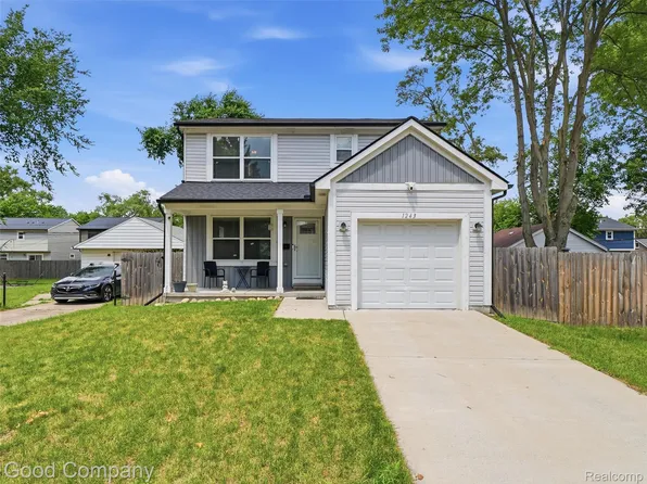 1243 E Milton Ave, Hazel Park, MI 48030