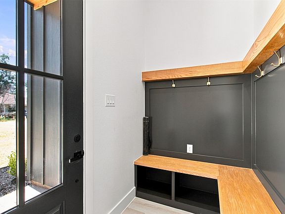 5th image of 3023 Mallory Dr