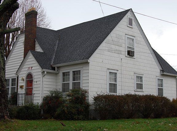 3rd image of 117 Cave St