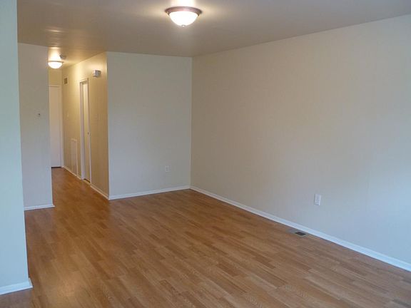 4th image of 8834 Cottage St Floor 1