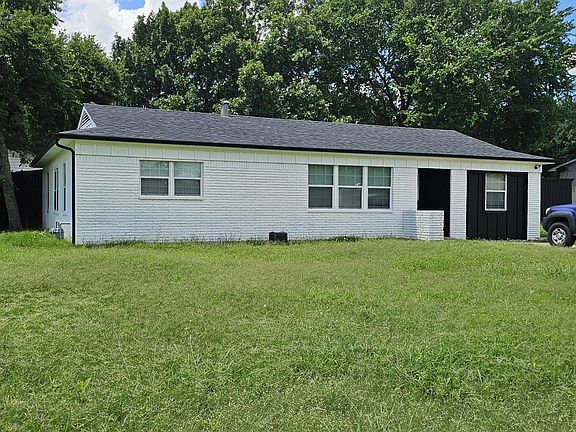 3rd image of 504 E Tucker Blvd