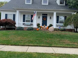 5239 Sugar Run Dr, New Albany, OH 43054