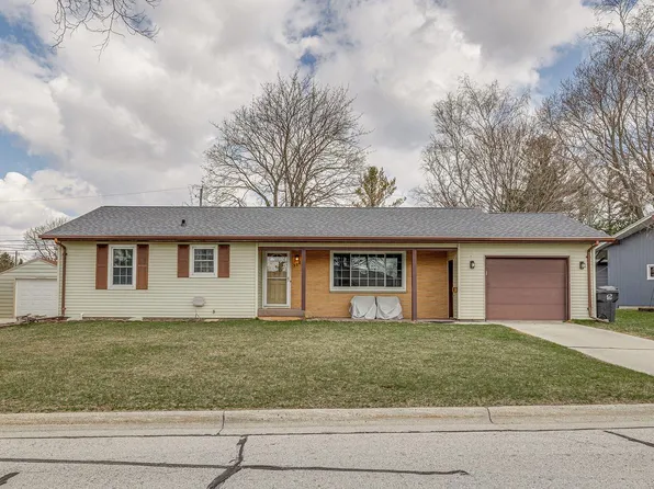 308 River Hills DRIVE, Sheboygan Falls, WI 53085