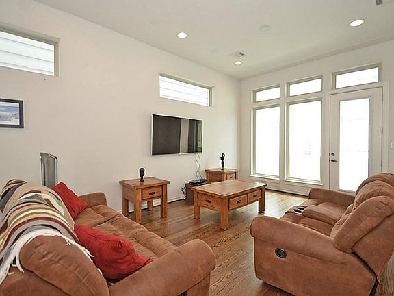 3rd image of 2713 Clay St