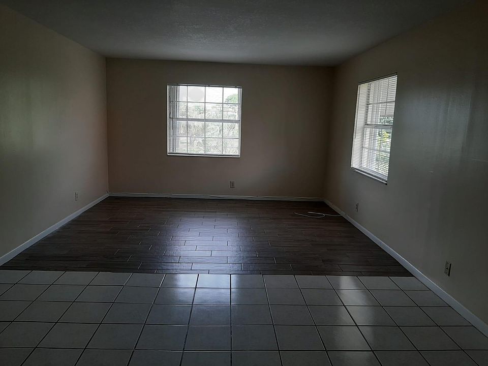 1st image of 495 SE 8th St APT 247