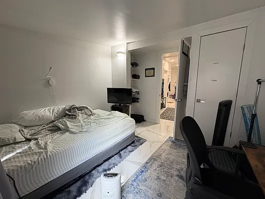 Rented by Compass | media 7